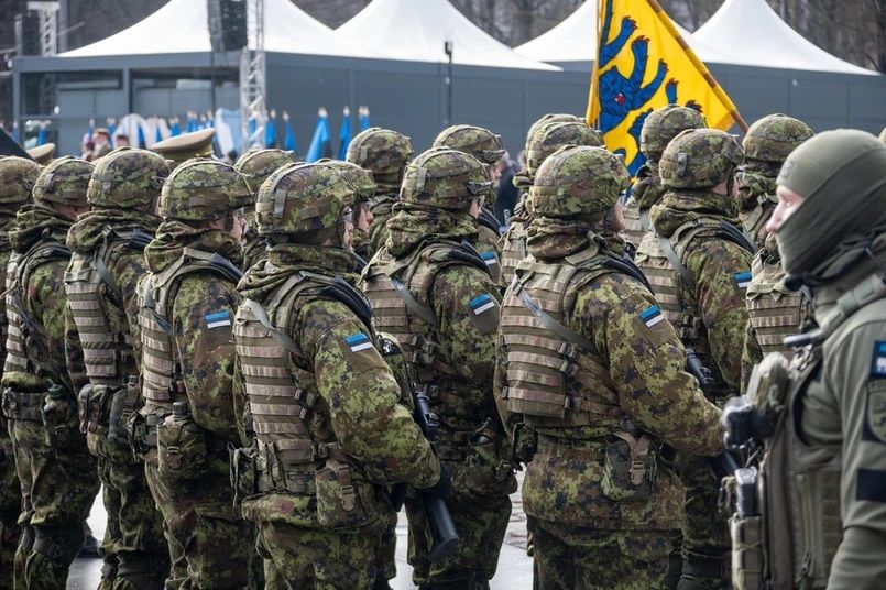 Три страны приведены в полную боевую готовность