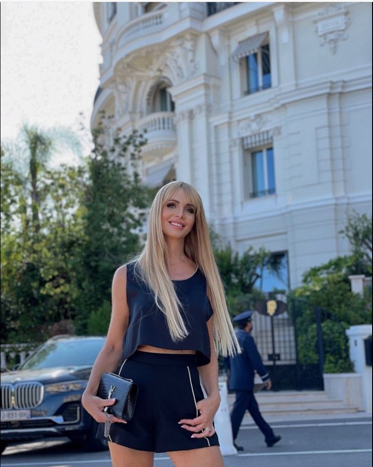 Ангела Аак, живущая во Франции, возвращается на сцену